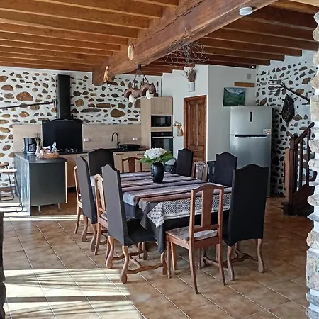 Eth Arreyen Avec Piscine Privee Et Magnifique Vue Sur Pyrenees Tilhouse