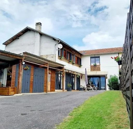 Holiday home Eth Arreyen Avec Piscine Privee Et Magnifique Vue Sur Pyrenees Tilhouse