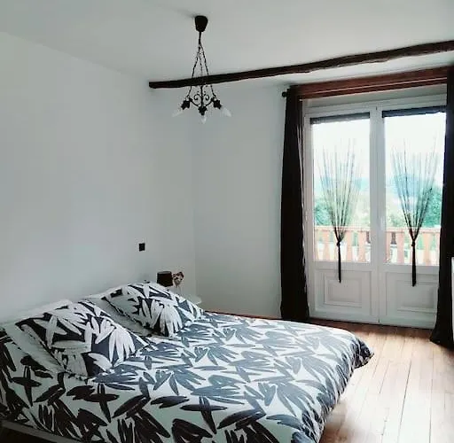 Eth Arreyen Avec Piscine Privee Et Magnifique Vue Sur Pyrenees Tilhouse