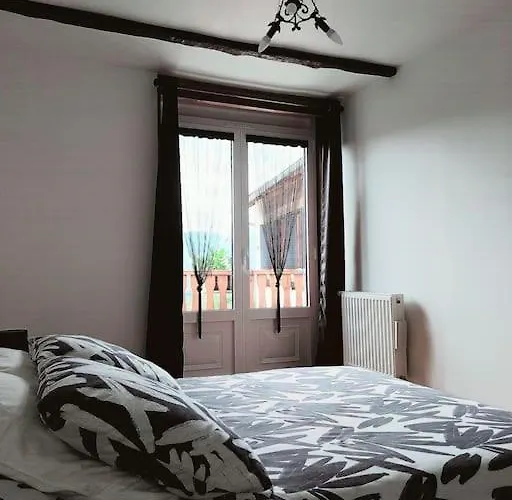 Semesterbostad Eth Arreyen Avec Piscine Privee Et Magnifique Vue Sur Pyrenees Tilhouse