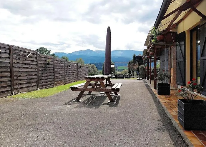Prázdninový dům Eth Arreyen Avec Piscine Privee Et Magnifique Vue Sur Pyrenees Tilhouse